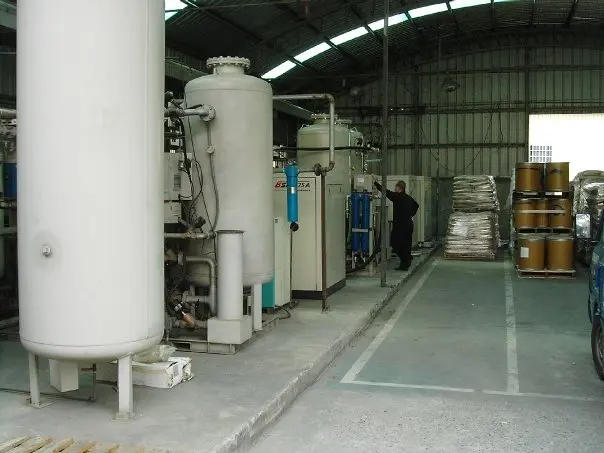 Khí Nitơ được Tách Chiết Từ Không Khí Và Nén Vào Bình Chứa Chuyên Dụng Phục Vụ đa Dạng Ngành Nghề.